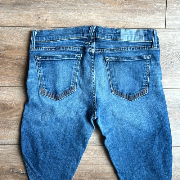 Elizabeth and James jeans. Like new. Size 29. Debbie Style. - Picture 4 of 4